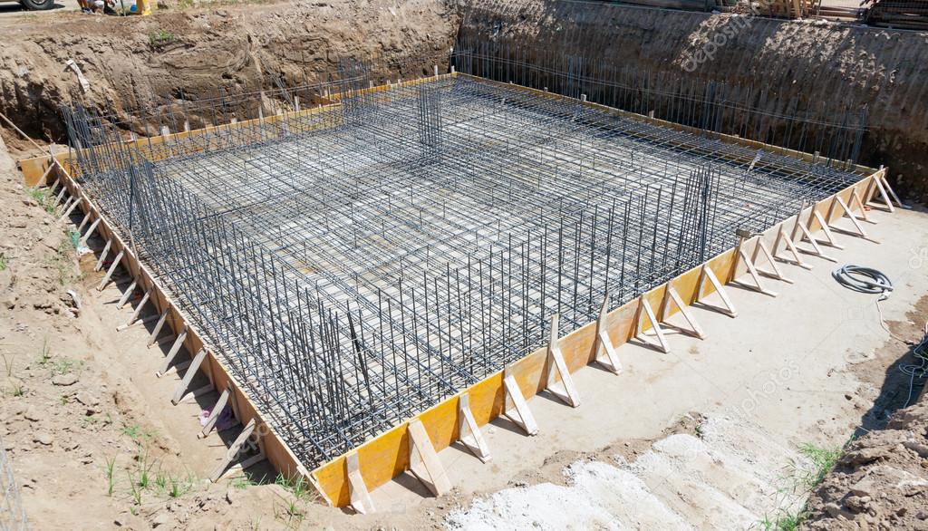 Trabajos de mejoramiento de fundaciones en una nave industrial